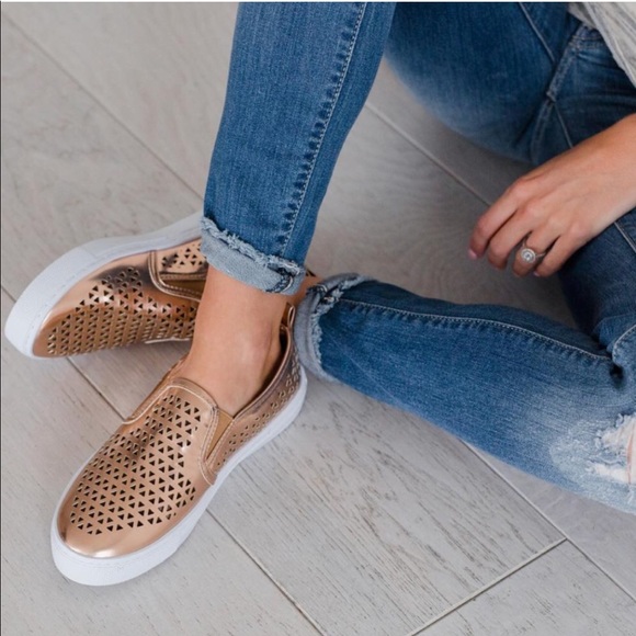 WILA Shoes - Last 1✨ rosegold metallic slip on sneakers